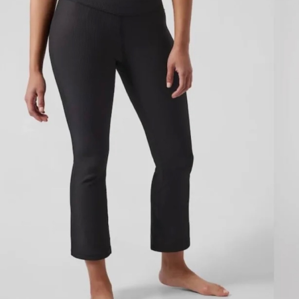 Athleta 3/4 Ribbed Crop Flares